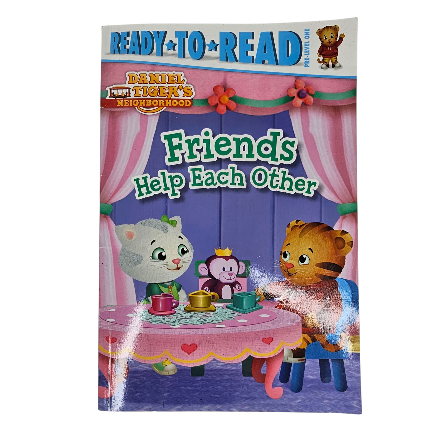 Daniel Tiger Friends Help Each Other